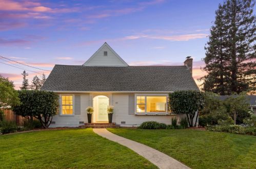 43 Woodsworth Ave, Redwood City, CA 94062-2743