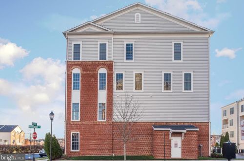 2237 Oberlin Dr, Woodbridge, VA 22191-5908