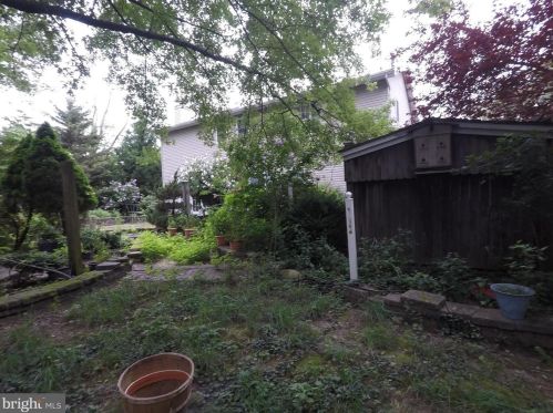 2 Presidential Dr, Berlin Boro NJ  08009-1358 exterior