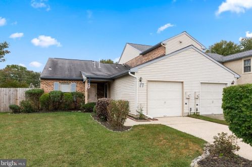 17 Oleander Dr, Mount Laurel, NJ 08054-3603