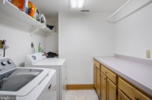 222 Longspur Dr, Wilmington DE  19808-4363 exterior