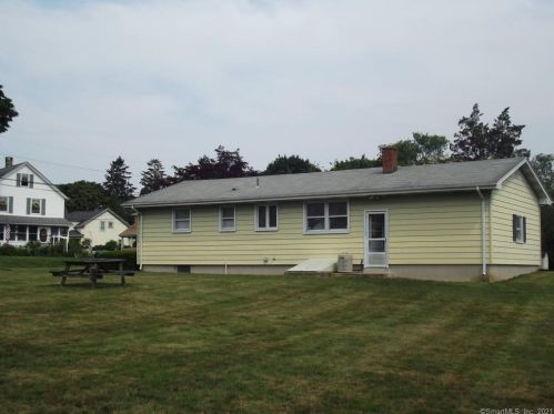 11 Harbor View Ave, Waterford, CT 06385-1312