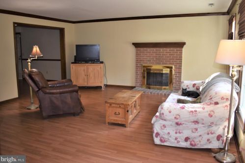 160 Continental Dr, Dover, DE 19904-2654