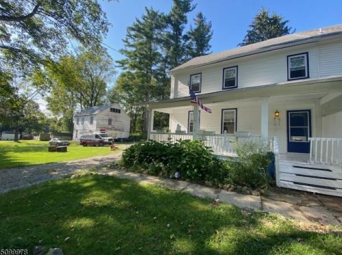 6 Tracy Ln, Great Meadows, NJ 07838-2518