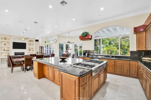 10026 Mattock Ave, Downey CA  90240-3529 exterior