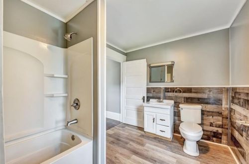 434 Winter Ave, New Castle PA  16105-2498 exterior