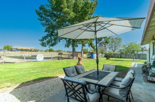 105 Daffodil Dr, Hollister CA  95023-3103 exterior