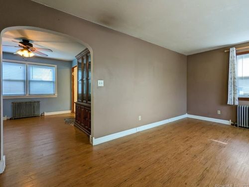 2510 Broadbridge Ave, Stratford, CT 06614-3847
