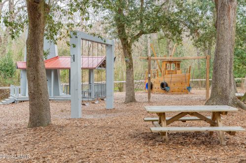 37 Brisbane Dr, Beaufort SC  29902-5718 exterior