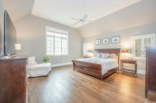 94 Haights Cross Rd, Chappaqua NY  10514-2911 exterior