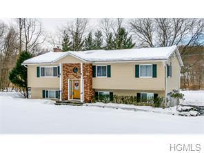 12 Dawn Ln, Airmont, NY 10901-6632