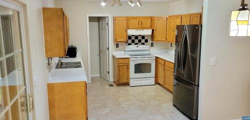 14 Riverwood Ct, Bybee VA  22963-3354 exterior