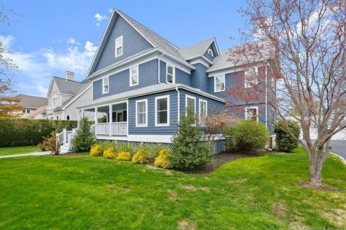 26 Cook Rd, Stamford, CT 06902-7748