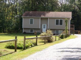 95 Ila Ln, Hog Island, VT 05488-4443
