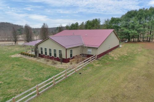 19843 Buffalo Rd, Laurelville, OH 43135-9575