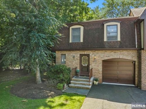 118 Kinderkamack Rd, Montvale, NJ 07645-1301