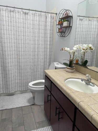 831 Nash Rd, Hollister CA  95023-5420 exterior