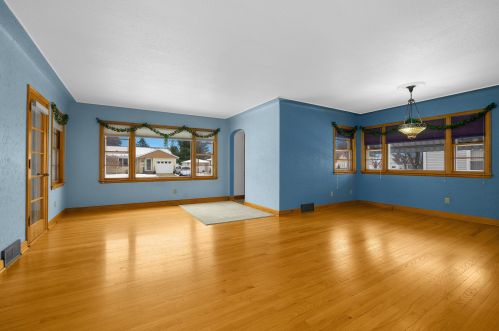 2124 21st Ter, La Crosse, WI 54601-6617
