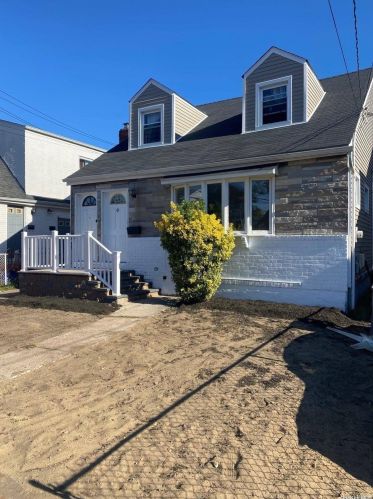 25-07 Beach Channel Dr, Far Rockaway, NY 11691-2402