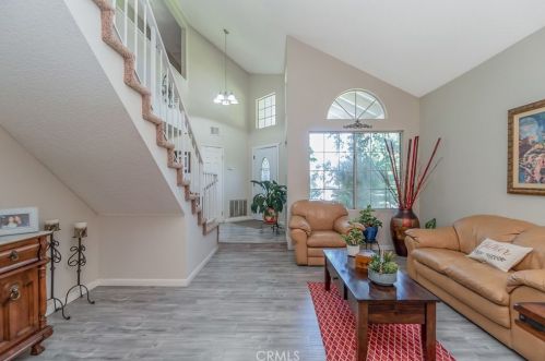 6742 Dove Ln, Riverside CA  92506-5000 exterior