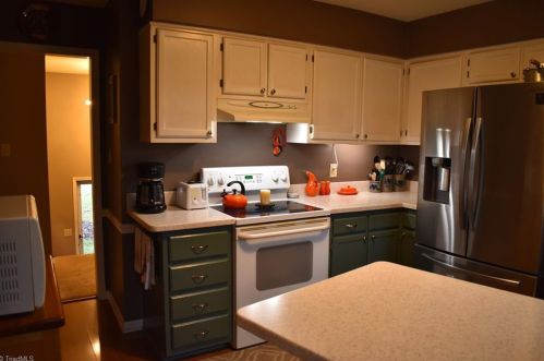 1123 Pepper Hill Rd, Greensboro NC  27407-2837 exterior