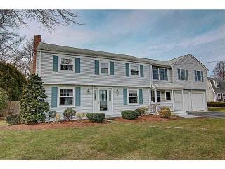 6 Driftwood Dr, Barrington, RI 02806-4402