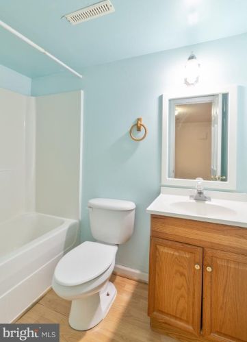 2943 Wetherburn Ct, Woodbridge VA  22191-4631 exterior