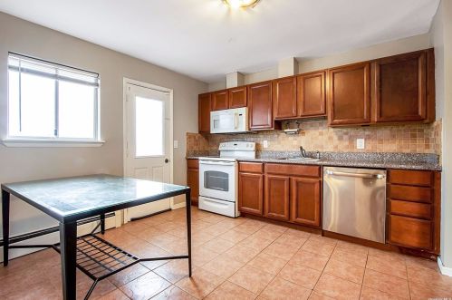 106 Rolling Meadows Rd, Middletown NY  10940-2606 exterior