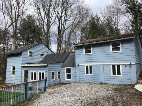 445 Haviland Dr, Patterson, NY 12563-2188