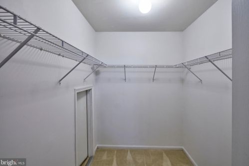 4 Millennium Dr, Columbus NJ  08022-2250 exterior