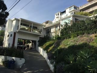 8489 Carlton Way, Los Angeles CA  90069-1405 exterior