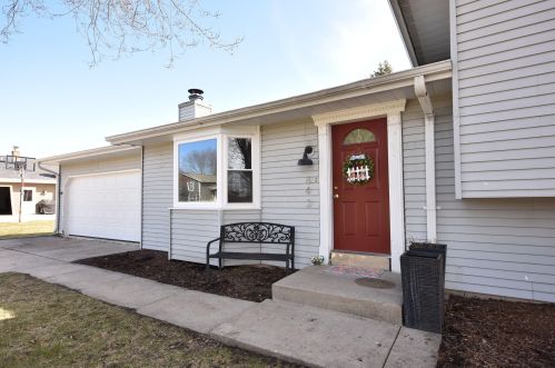 843 York Imperial Dr, Oconomowoc, WI 53066-3441