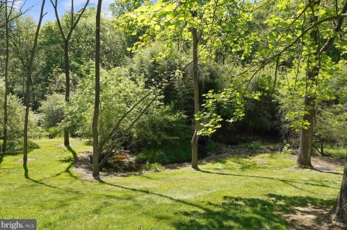 813 Marlboro Spring Rd, Kennett Sq PA  19348-1313 exterior