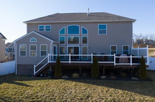 45 Trotter Ln, Clinton, PA 15026-1757