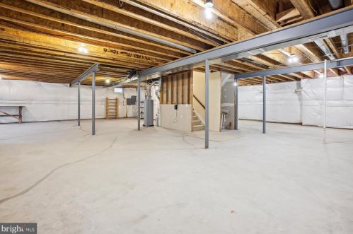 15480 Championship Dr, Haymarket VA  20169-6107 exterior