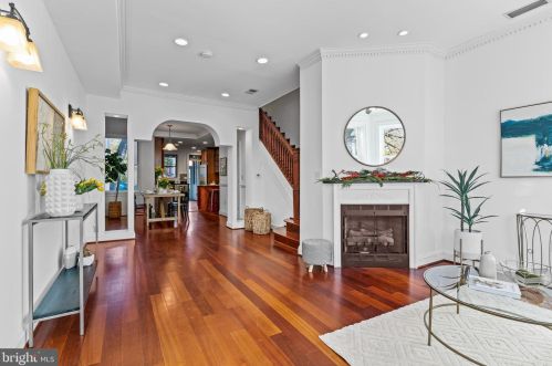 118 Carolina Ave, Washington, DC 20003-1841