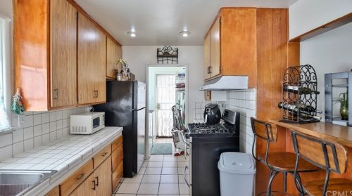 4561 Adenmoor Ave, Lakewood CA  90713-2515 exterior