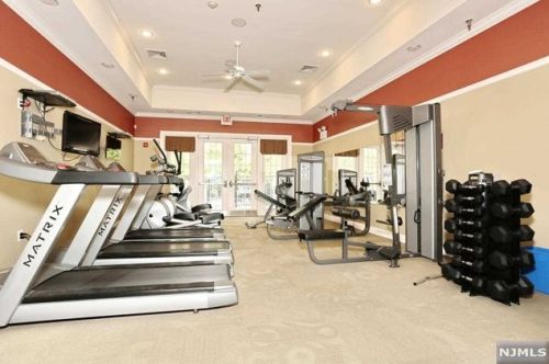 11 Ashley Ct, Paterson NJ  07506-2264 exterior