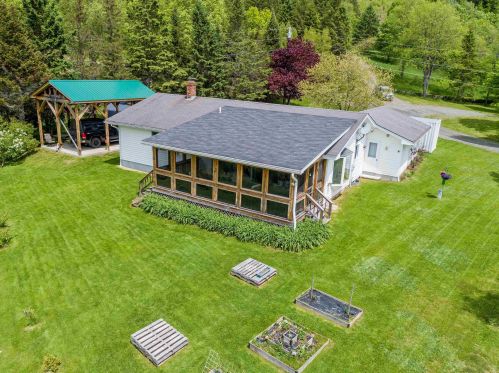 61 Scenic View Dr, Columbia, NH 03576-3218