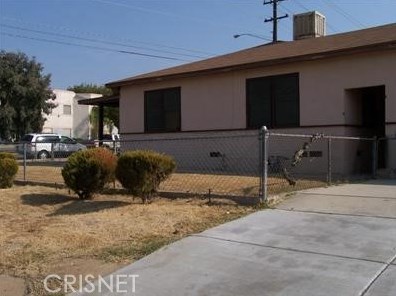 701 Columbus St, Bakersfield, CA 93305-1811
