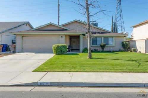4405 Newcombe Ave, Bakersfield, CA 93313-2428