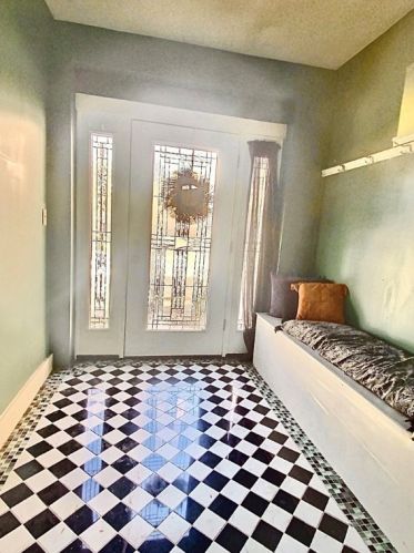 15 Cedricton St, Pittsburgh, PA 15210-3565