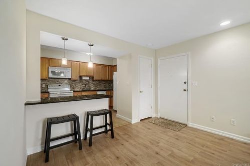 14 Essex Pl, Yorktown Hgts, NY 10598-1613