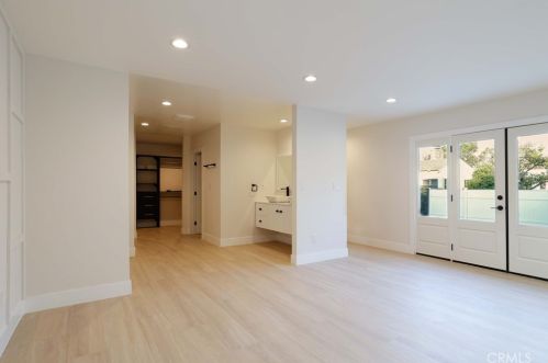 11512 La Maida St, North Hollywood CA  91601-4323 exterior