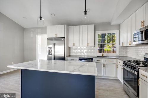 11 Riverdale Rd, Yardley, PA 19067-1818
