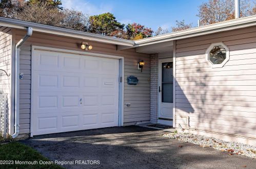 59 Whitman St, Bricktown NJ  08724-2448 exterior