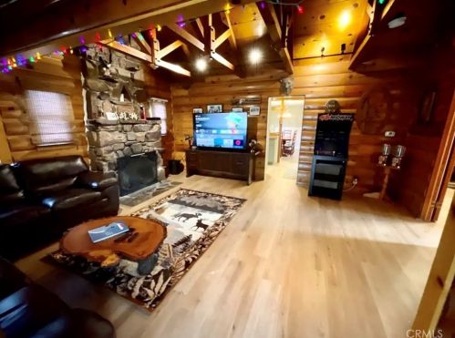 220 Country Club Blvd, Big Bear City, CA 92314-8811
