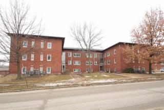 124 Grandview Ct, Iowa City IA  52246-3213 exterior