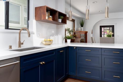 5137 Fairfax Ave, Oakland CA  94601-5410 exterior