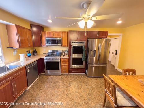 475 Toms River Rd, Jackson Twp NJ  08527-3722 exterior